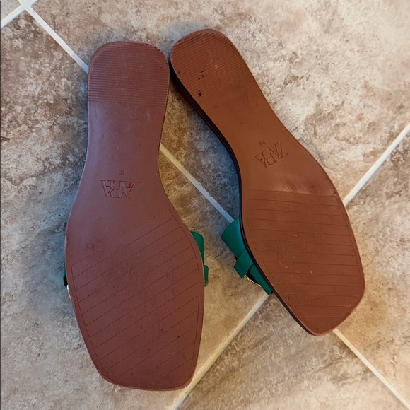 ZARA gold chain emerald green tan sandals European 39 - Picture 6 of 8